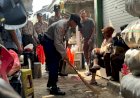 Siswa-Diktukba-Polri-SPN-Polda-Jatim-Punguti-Sampah-di-Pasar-Mojokerto,-Pedagang:-