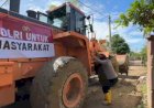 Kapolri-Bantu-Alat-Berat-untuk-Percepat-Pemulihan-Jalan-Fasilitas-Umum-dan-Rumah-Warga-Pasca-banjir-di-Kab-Pidie