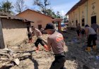 Brimob-Hadir-Dukung-Pemulihan-Rumah-dan-Aktivitas-Ibadah-Pascabencana-Batang-Toru