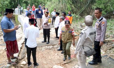 Sigap-Tangani-Bencana,-Polres-Bangkalan-Terjunkan-Pleton-Siaga-di-3-Desa