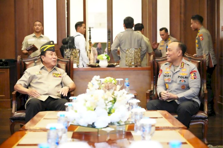 Ketua Umum PP Polri Tegaskan Loyalitas Purnawirawan Wakapolri Kedudukan Polri di Bawah Presiden Fondasi Strategis